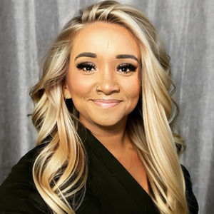 Meet your Posher, Cassaundra